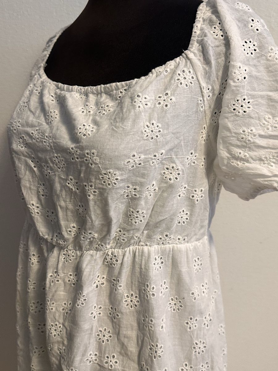 Kleider: Sommerliches weisses Kleid XL – Gebraucht aus Bösingen von ash_jnn8 2