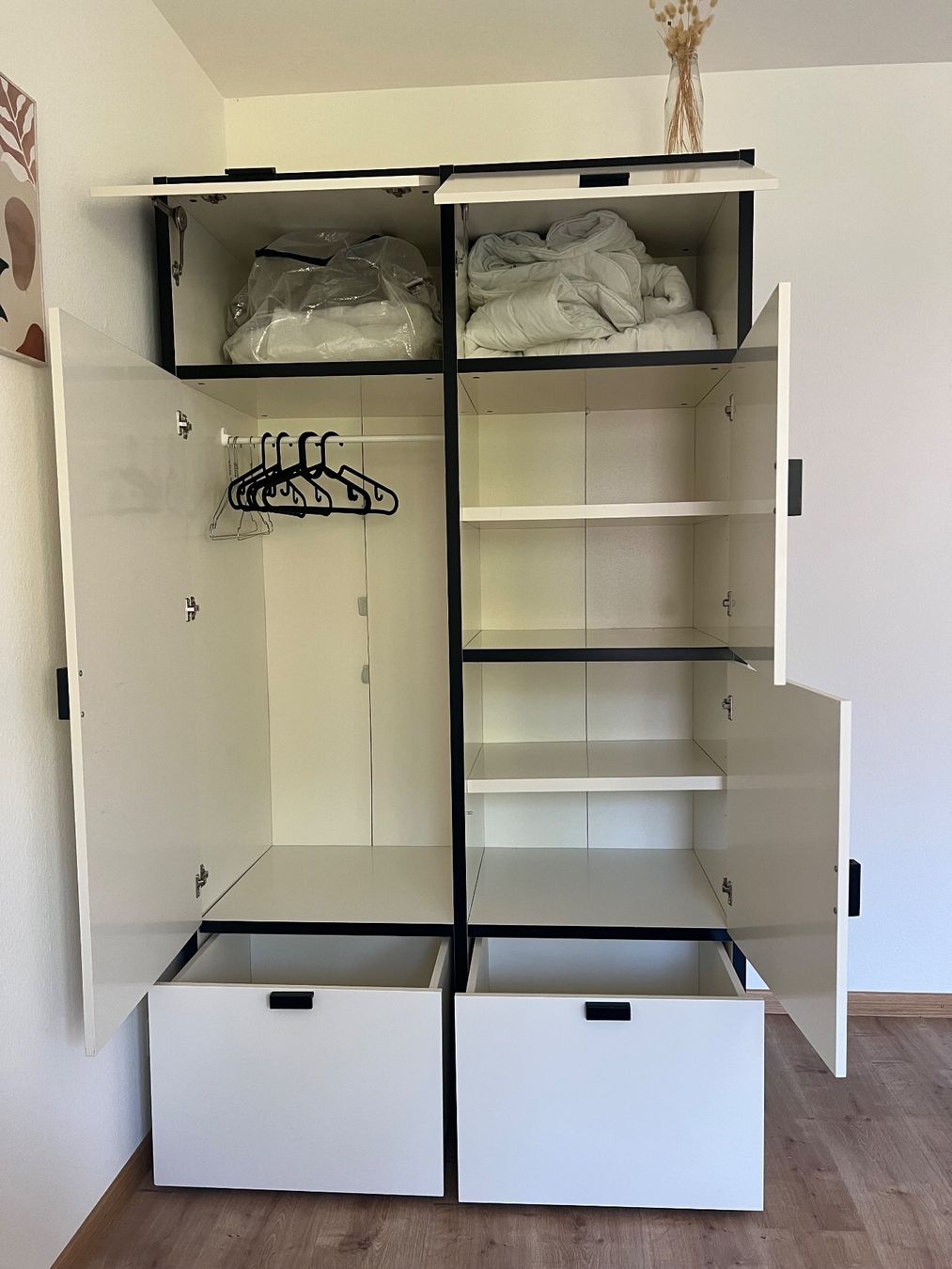 Ikea Armadi: Kleiderschrank Odda Ikea – Usato da Zürich venduto da sil_wp52 2
