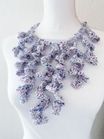 Gehäkelte Collier Annabella Baumwolle lurex lila violett mix