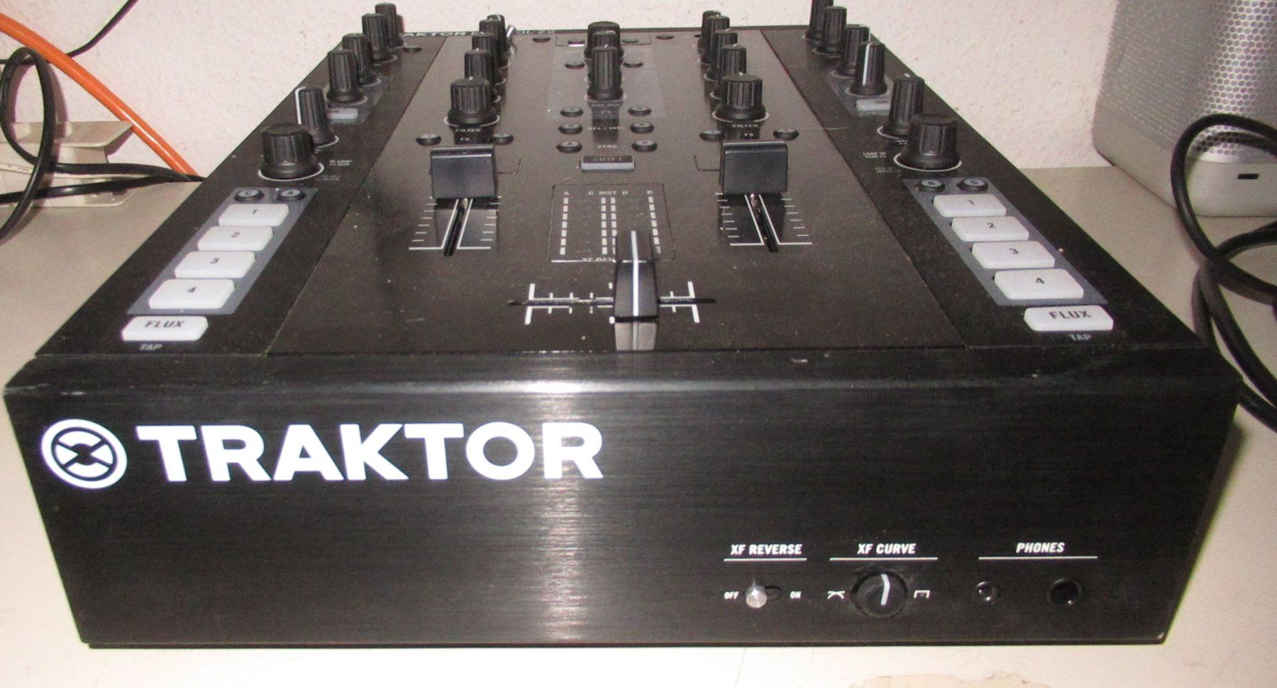 Traktor Console di mixaggio: Traktor Kontrol Z2 Native Instruments – Usato da Männedorf venduto da livesteam 8