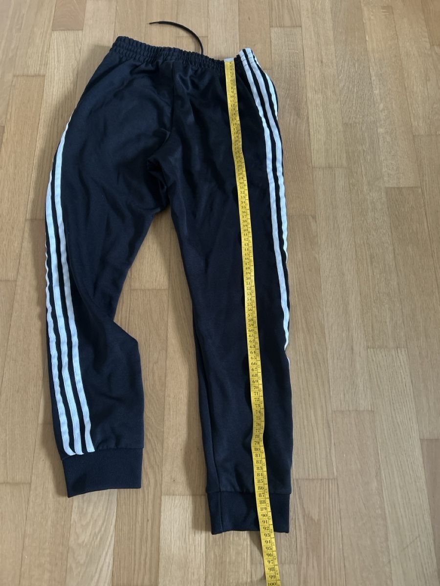Adidas Pantaloni: Adidas small black  – Usato da Adliswil venduto da mollymoo 3
