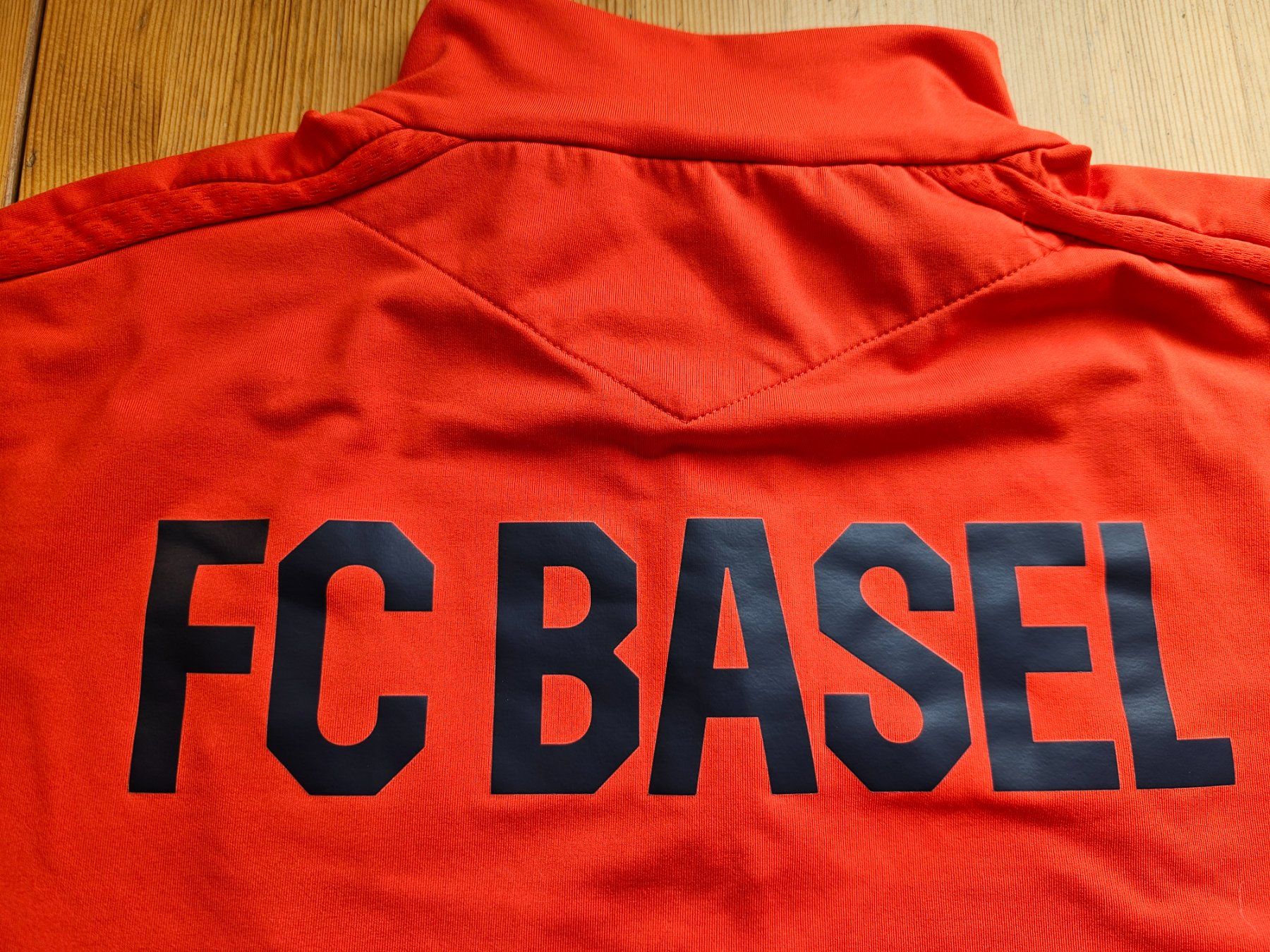 Canottiere & Pantaloni: FC Basel Trainingsoberteil Macron Grösse L FCB Jacke – Usato da Hägglingen venduto da United-Village-Trade 6