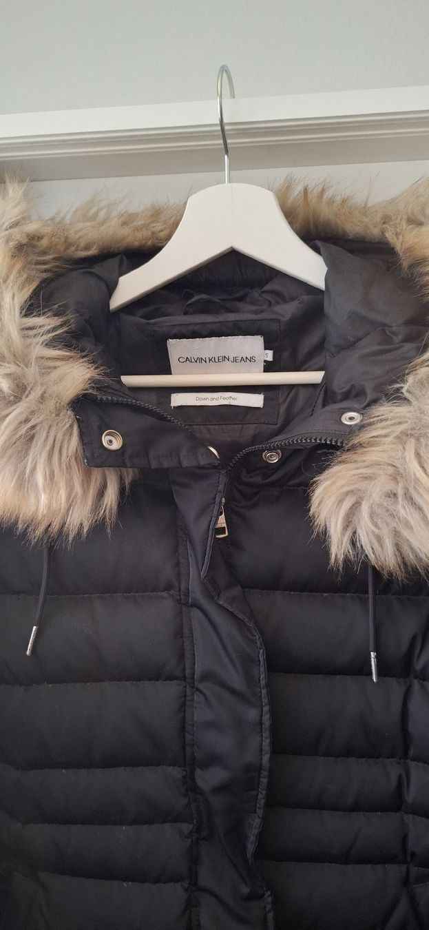 Calvin Klein Cappotti: Calvin Klein Daunenmantel – Usato da Mumpf venduto da SwissDi 1