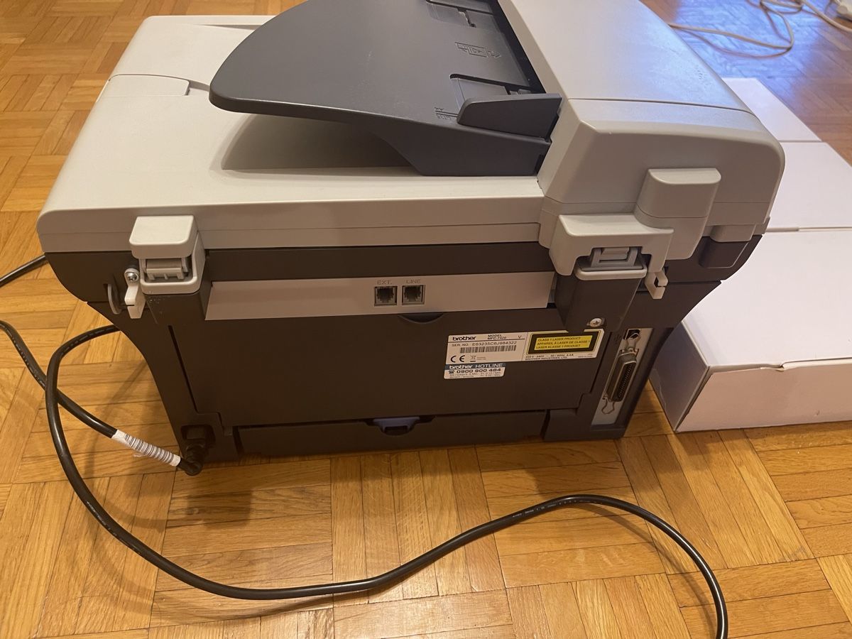 Brother Drucker: Brother Multifunktionsdrucker inkl. 3x Tonerkassetten – Gebraucht aus Zürich von hus_qz9f 5