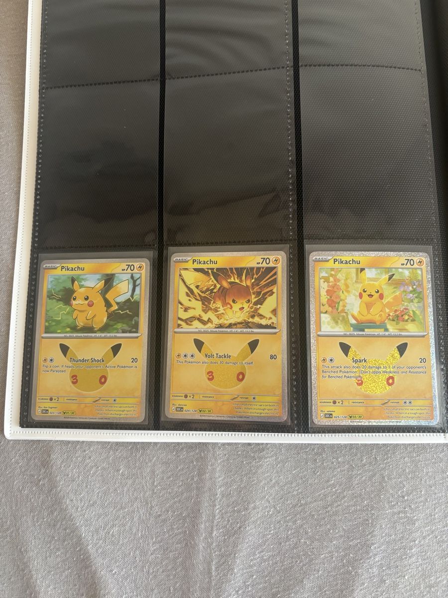 Pokémon Carte collezionabili: Master set Pikachu 30th Anniversary  – Nuovo (secondo la descrizione) da Tesserete venduto da Makaditto