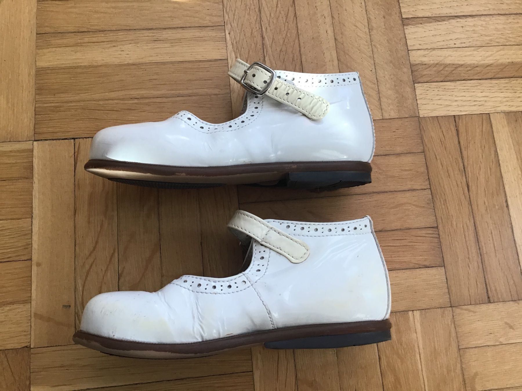 Scarpe per ragazze: Riemchen-Ballerina Lackleder Grösse 24 – Usato da Emmenbrücke venduto da Hathor123 2