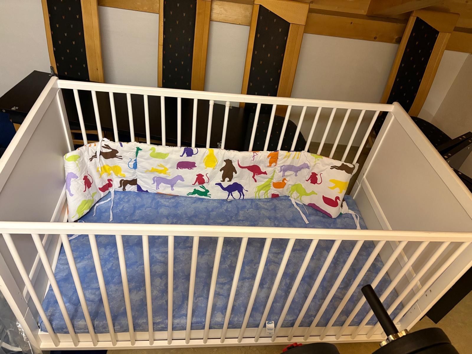 Betten: Baby Bett mit Matraze – Gebraucht aus Savognin von IsabelF03 1