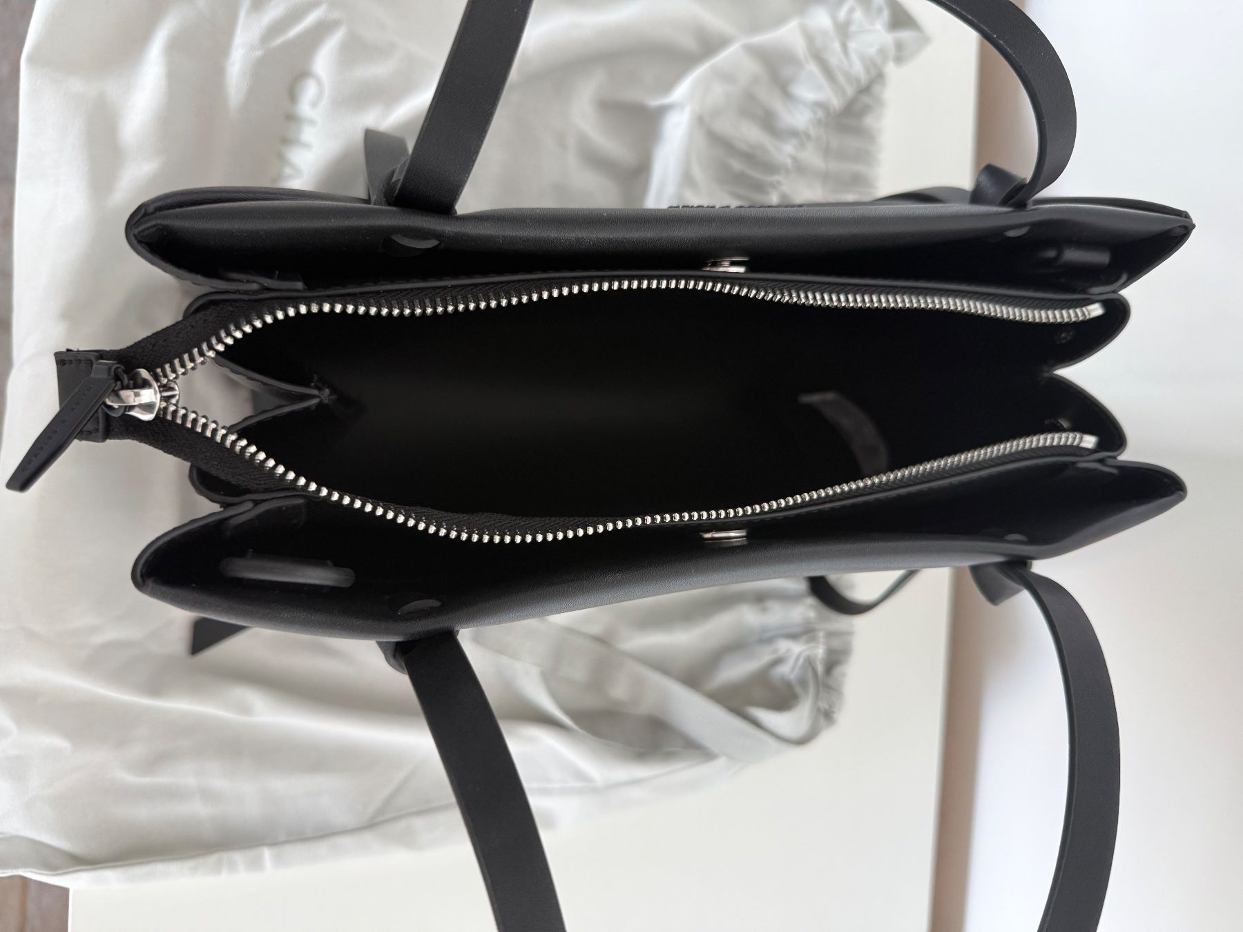 Borse da donna: Handtasche Charles and Keith schwarz – Usato da Wabern venduto da Blacktangerine 3