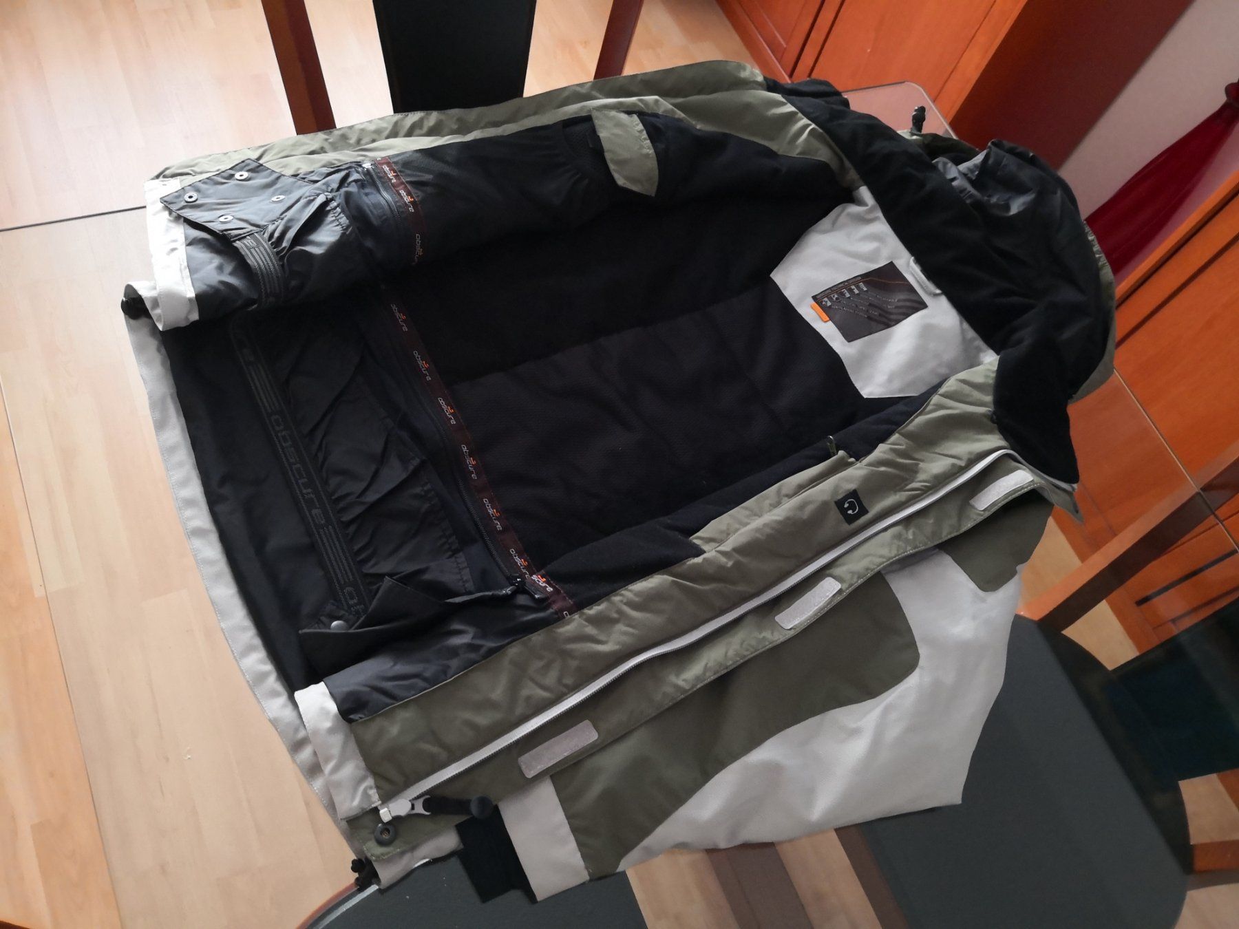 Obscure Giacche: Winterjacke von Obscure, neuwertig – Nuovo (secondo la descrizione) da Zuzwil SG venduto da alsacia 2