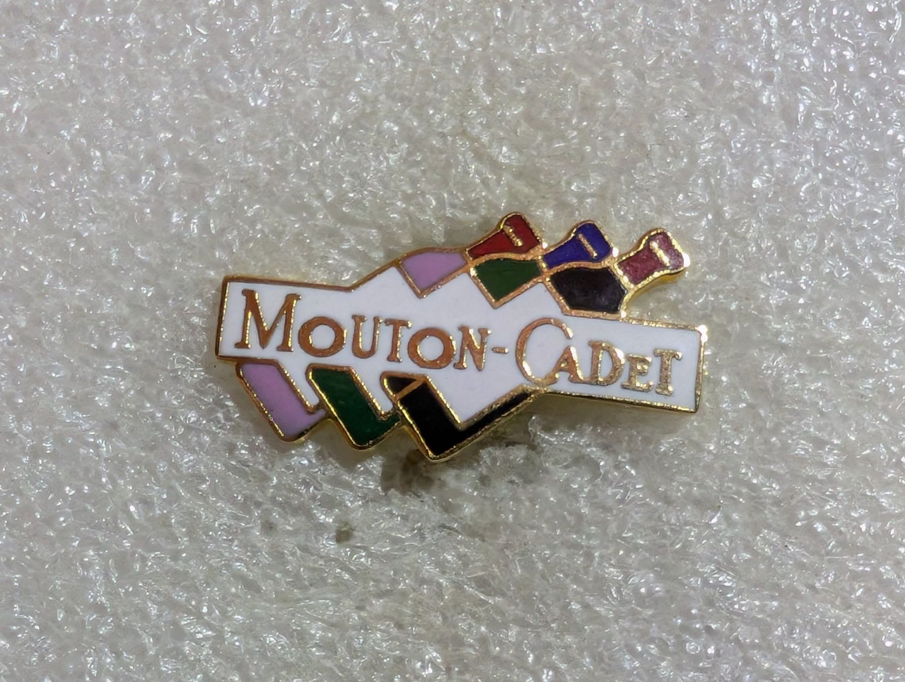 Plaquettes & Badges: Ansteckpin 196: Mouton Cadet – D'occasion à Oppligen par Pin-Fall-Shop