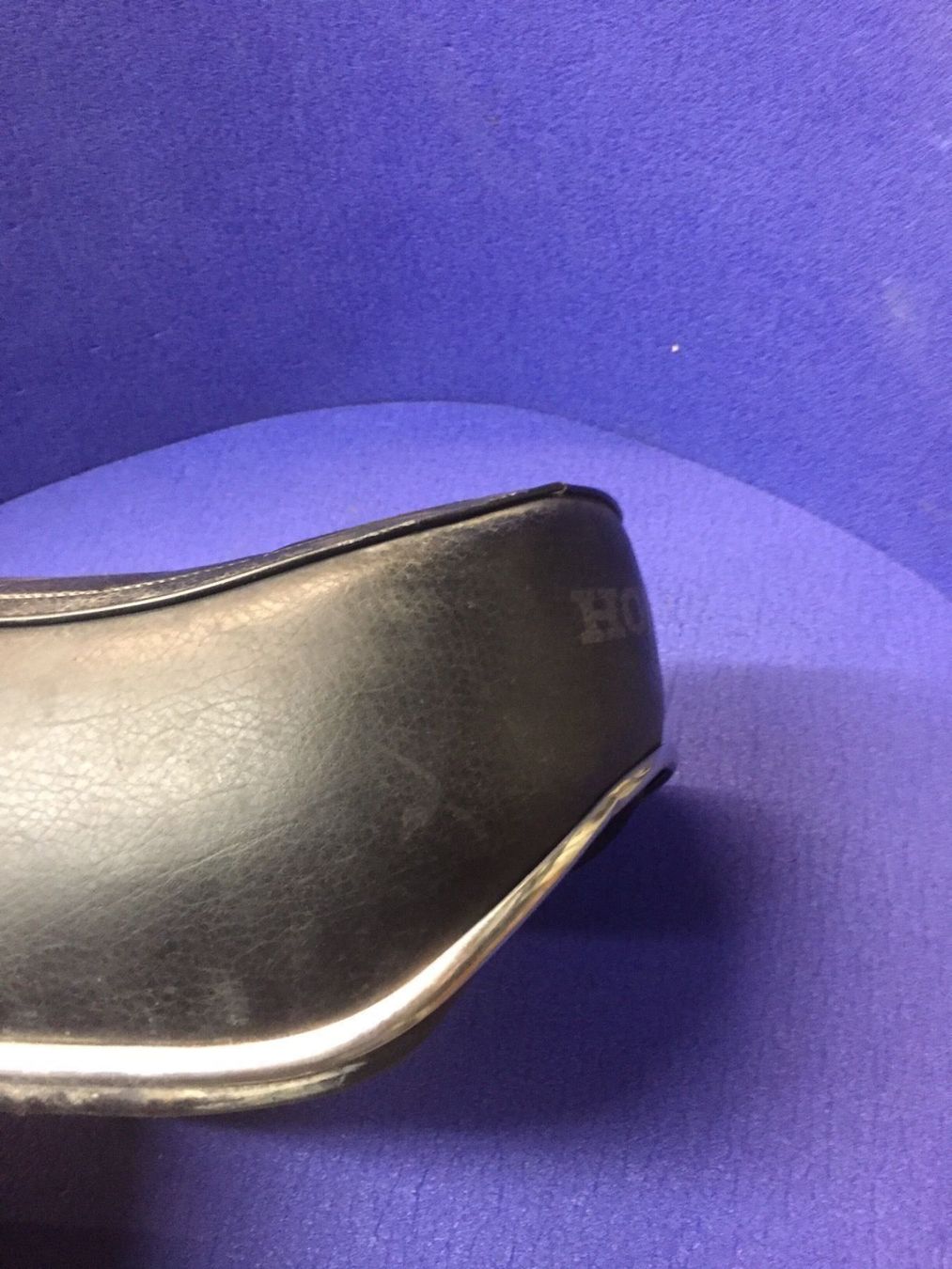 Selle & Accessori: Sattel honda selle – Usato da Vevey venduto da Chupita-met 5