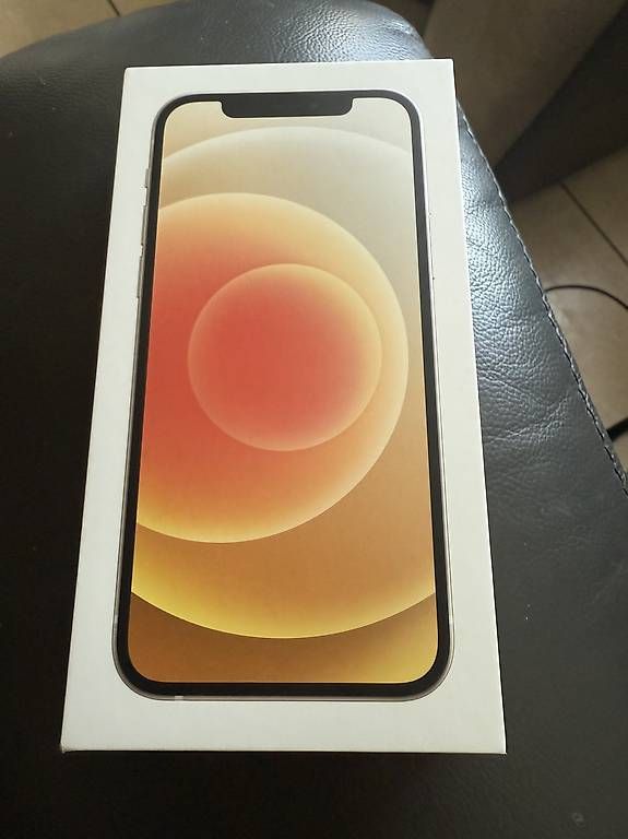 Telefoni cellulari / Smartphones: IPhone 12 White 128GB – Usato da Moutier venduto da tof03 2