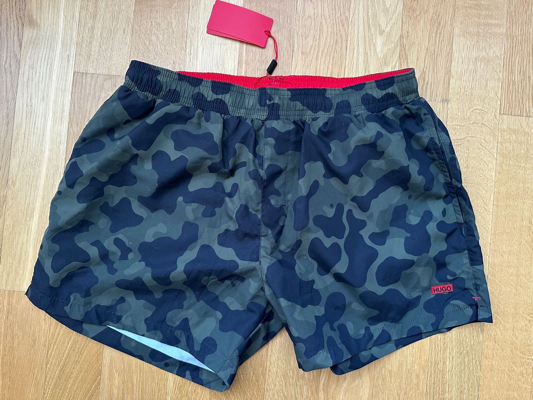 Hugo Boss Costumi da bagno: Hugo Boss Herren Badehose, Tarnmuster, Grösse M – Nuovo e nell'imballaggio originale da Unterägeri venduto da StefanGekko 7