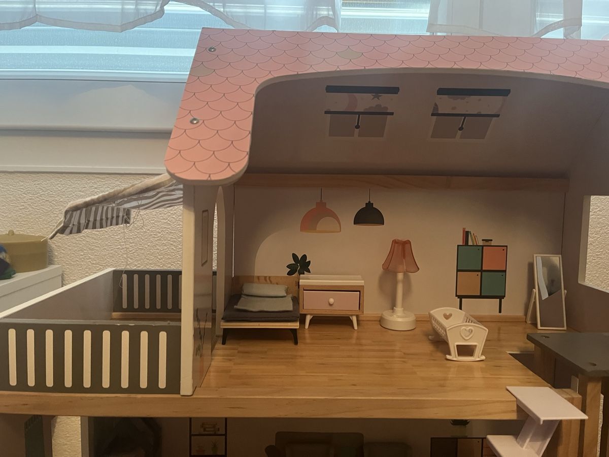 Puppenhäuser & -möbel: Puppenhaus – Gebraucht aus Belp von stephika 2