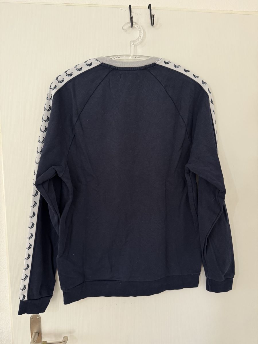 Fred Perry Pullover & Sweatshirts: Fred Perry Pullover dunkelblau Grösse M oryginal  – Gebraucht aus Wetzikon ZH von Jan_wojt 3