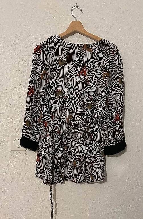 Kimono: ZARA KIMONO – Usato da Schlieren venduto da jul_yrw7 4