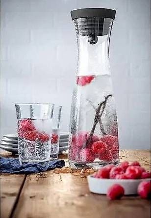 Bicchieri: WMF Wasserkaraffe Basic mit 2 Gläsern ? neu, in OVP – Usato da Birrwil venduto da psh_v8t5