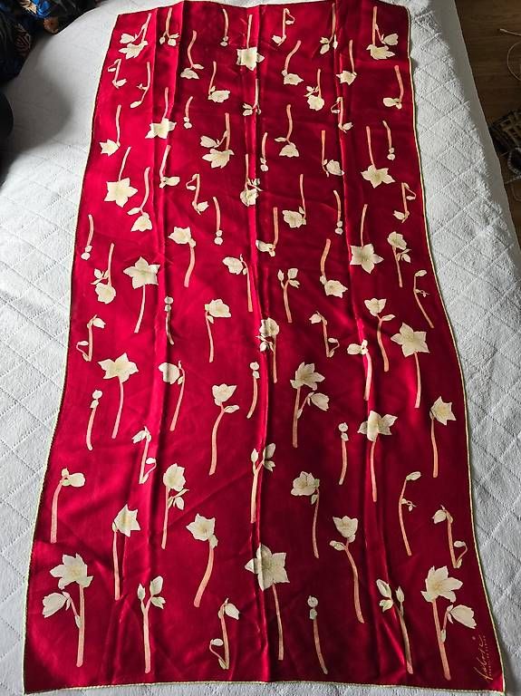 Fabric Frontline Foulard & Sciarpe: Fabric Frontline Zurich Pure Silk – Usato da Zürich venduto da bil_s7tp