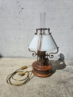 Tischlampe antik Nussbaum Messing Petroleumlampe inspiriert
