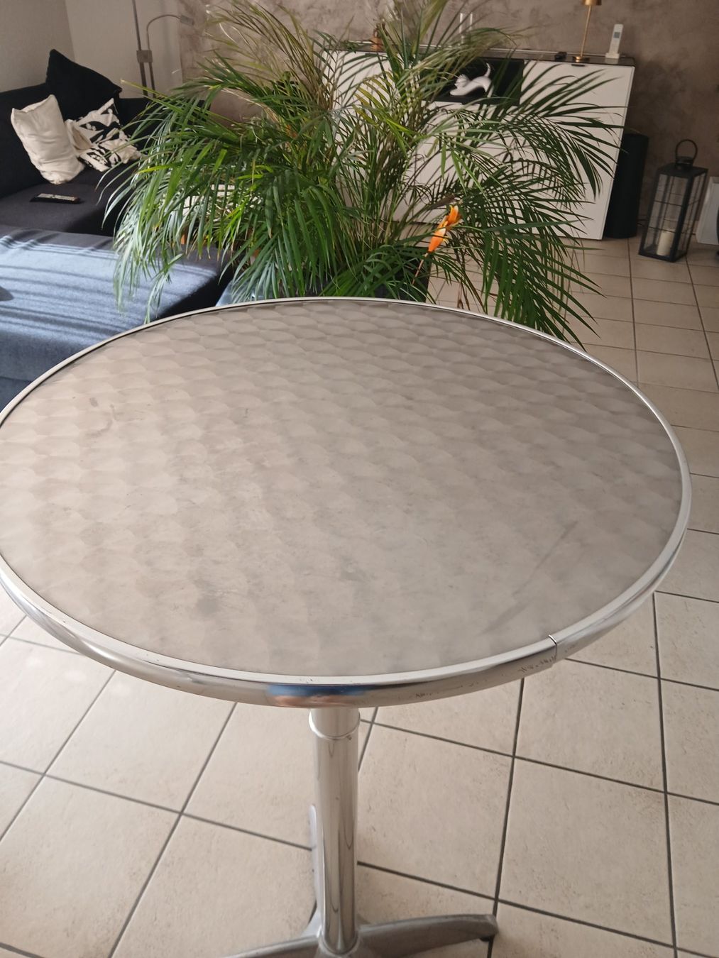 Tavoli: Stehtisch Aluminium rund – Usato da Grenchen venduto da Chupachups02 1
