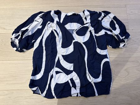 Jolie blouse manches bouffantes Bleu marine & blanc taille S