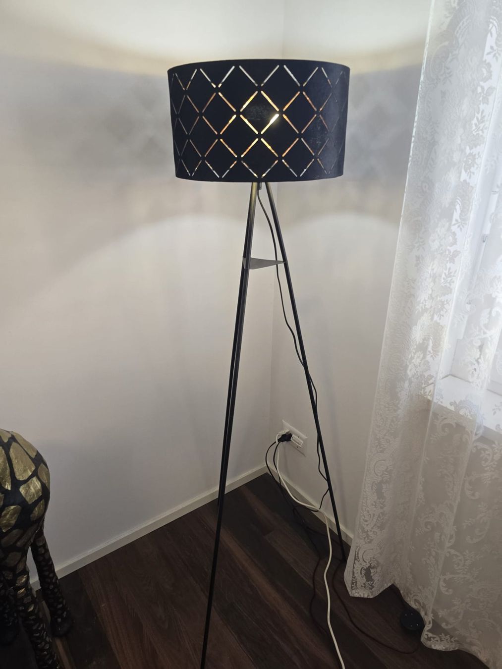 Lampes: Stehlampe mit Hue Birne – D'occasion à Zürich par Sinanino 1