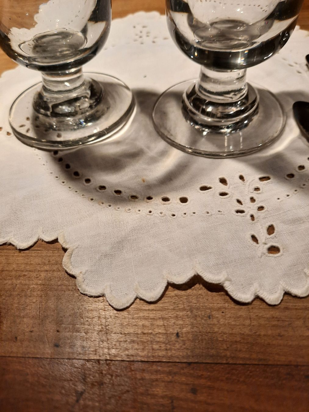 Gläser: 2 Absinth- Gläser  mit "Schüfeli  " – Gebraucht aus Busswil BE von balu37 2
