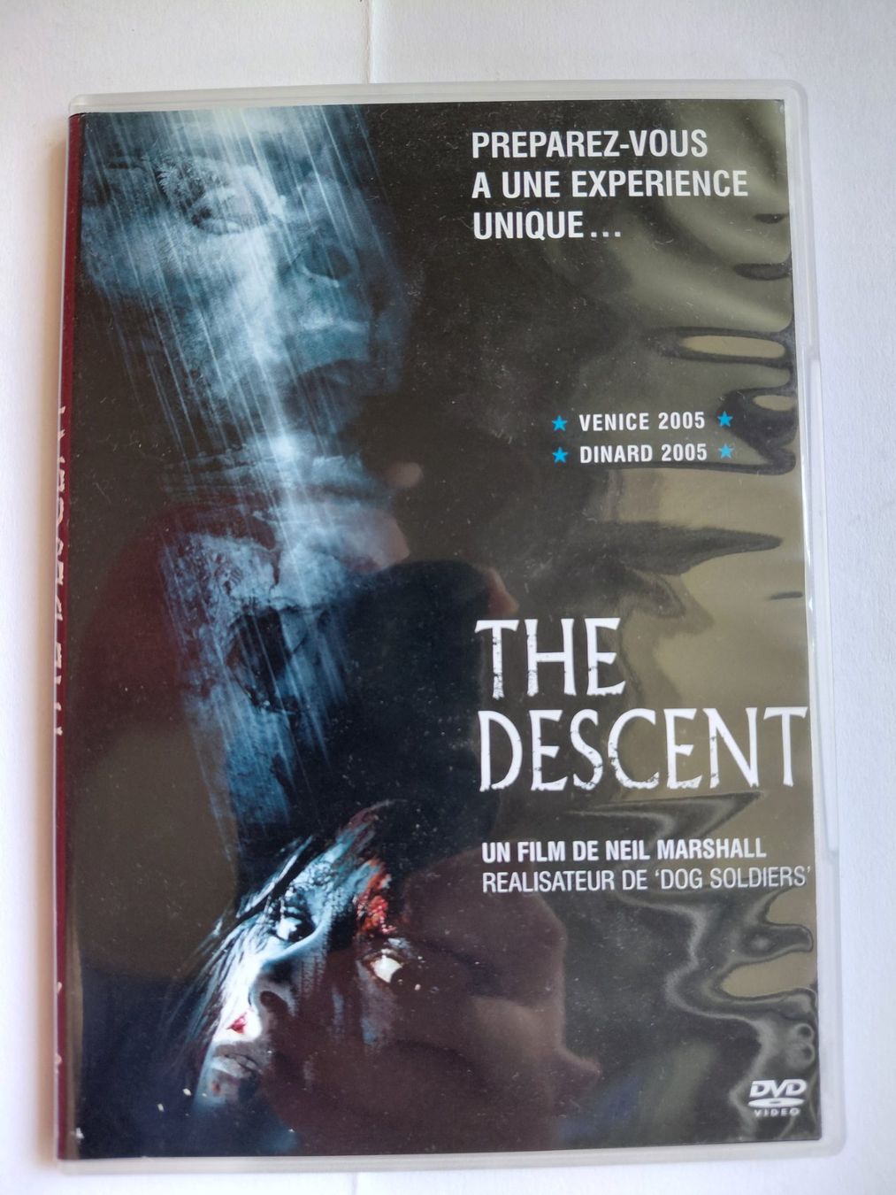 Alle DVDs: The descent – Gebraucht aus Denges von Hellboy10