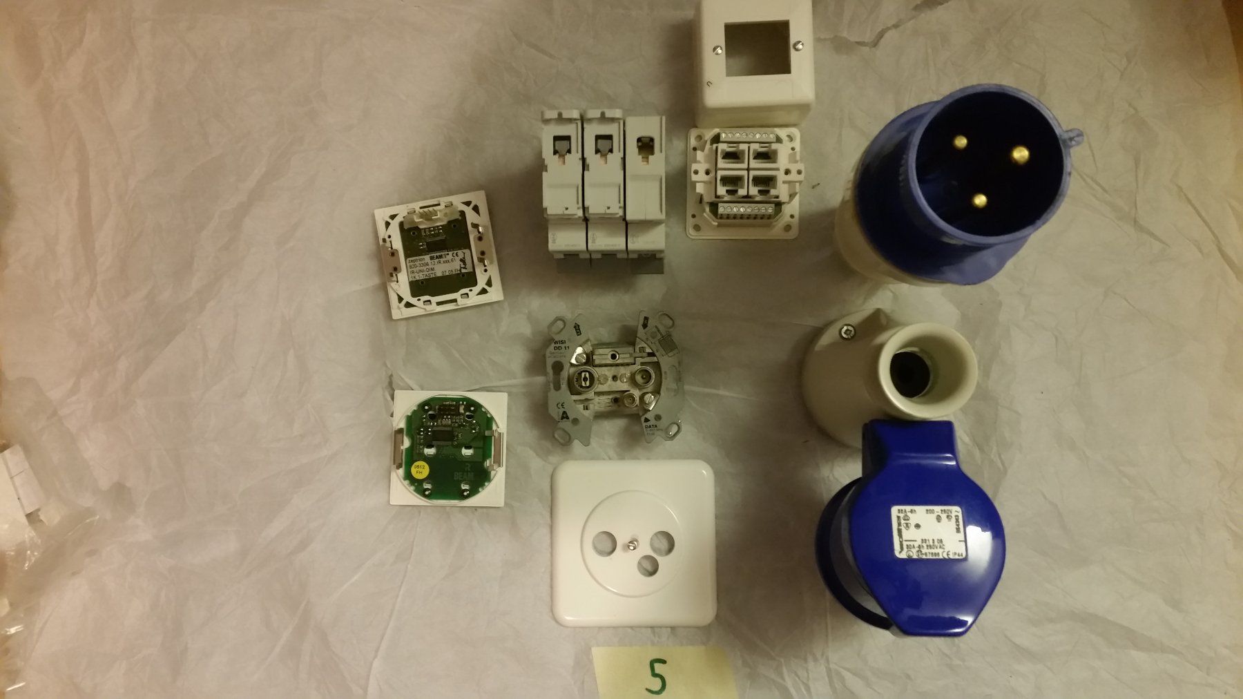 Spine: Matériel électrique d'occasion – Usato da Moudon venduto da Amaroli7 1
