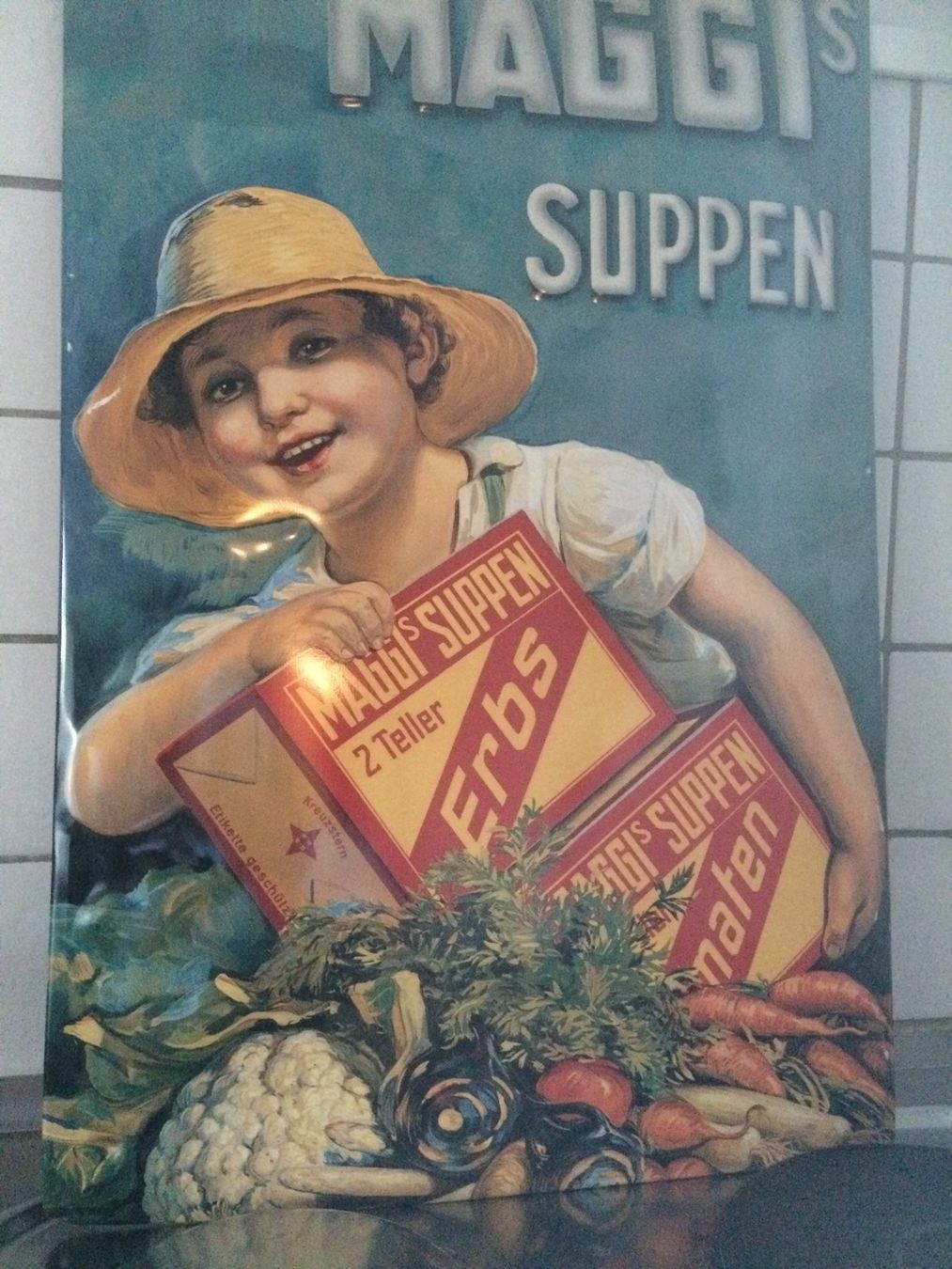 Maggi Insegne: EIN MAGGI - WERBE - BLECH-SCHILD/GLÄNZENDES SUJET / FAST NEU – Nuovo (secondo la descrizione) da EMMETTEN venduto da pfi_cbg5 3