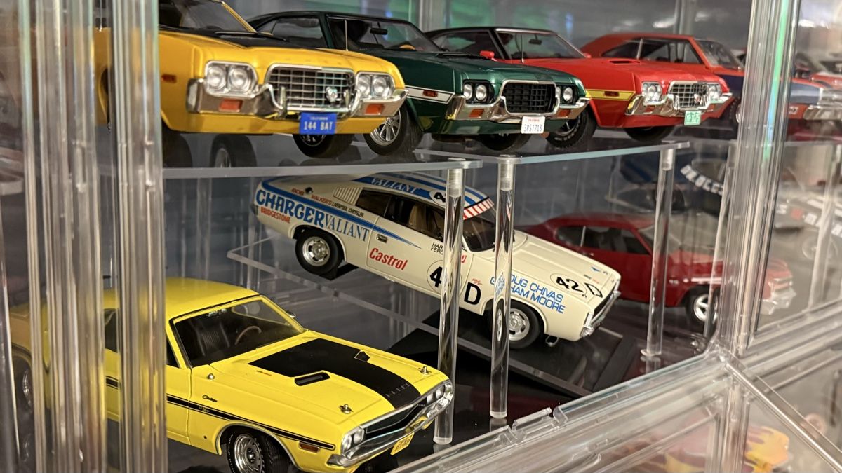 Chrysler Voitures modèles: Dodge Charger 42D  Chrysler 1:18 – Neuf (Voir description) à Basel par Zomeg 1