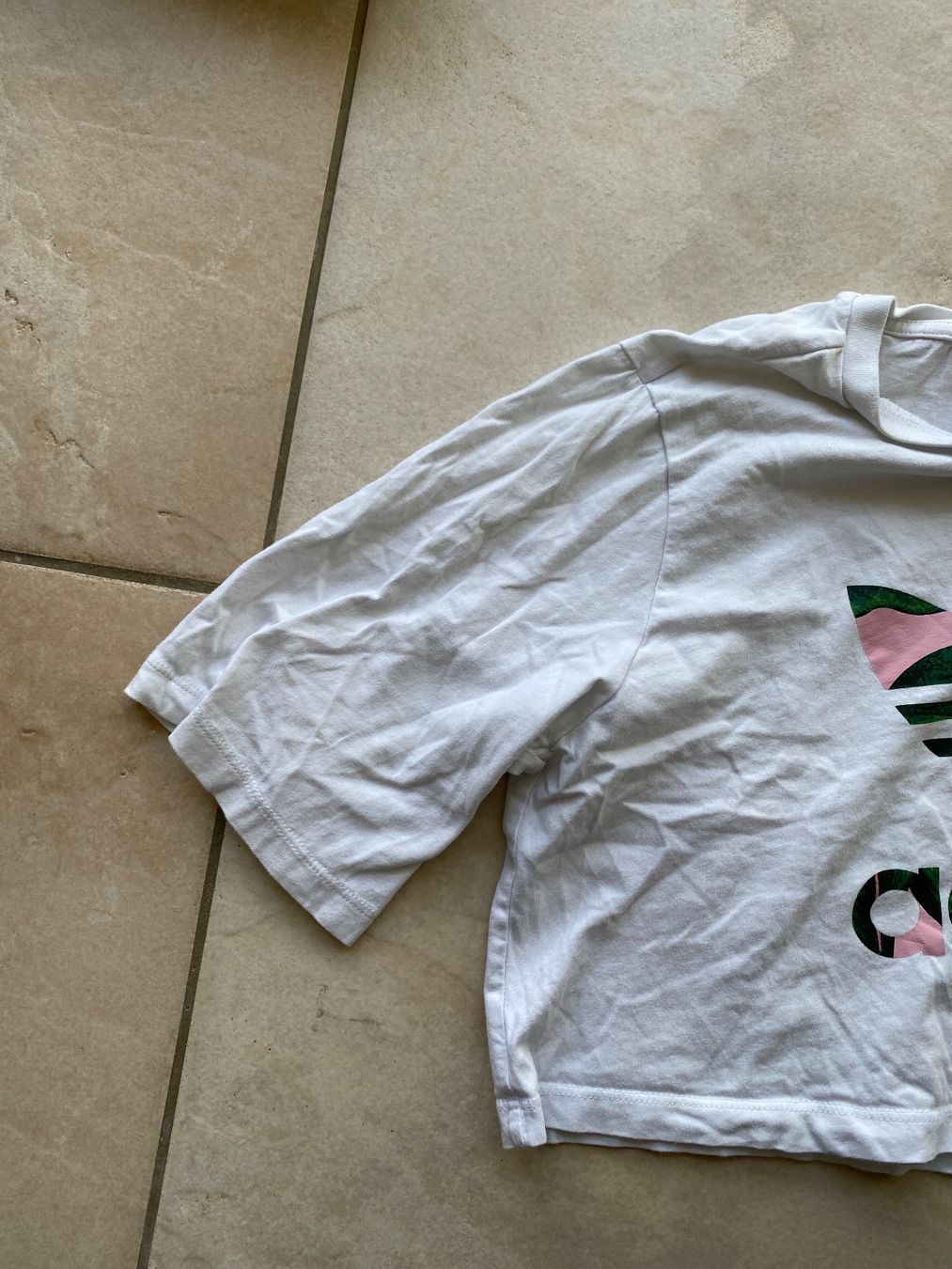 Adidas T-shirt: Adidas cropped T-shirt – Usato da Bolligen venduto da giu_2gf5 2