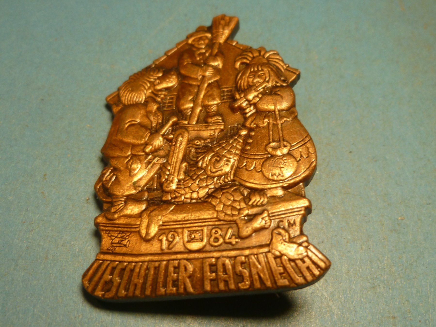 Placchette & Badge: LIESTAL 1984 BRONZE – Usato da Ried (Muotathal) venduto da Mandarin02
