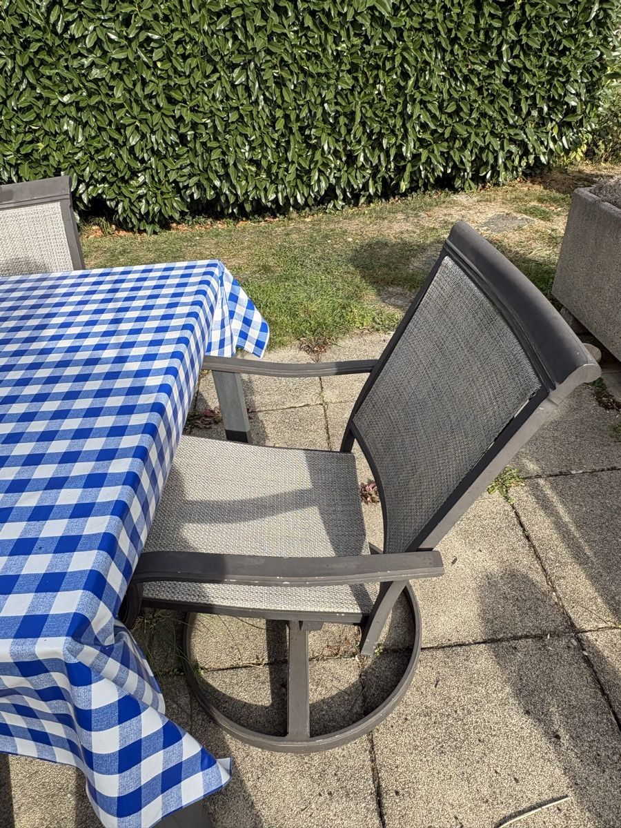 Tavoli: Outdoor Setting - 6 chairs & table  – Usato da Muri b. Bern venduto da ali_w2dj 4