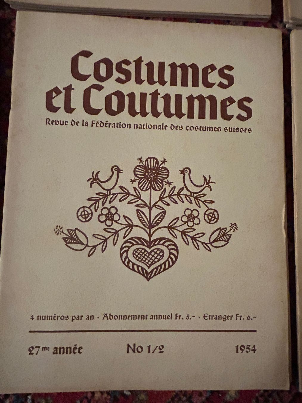 Libri: Revue "Costumes et Coutumes" – Usato da Magden venduto da Jack68 1