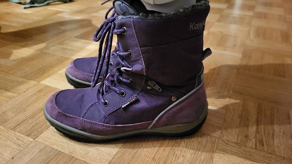 Scarpe per ragazze: Tolle Winterboots KangaRoos Gr. 35 – Usato da Rorschacherberg venduto da Maku007
