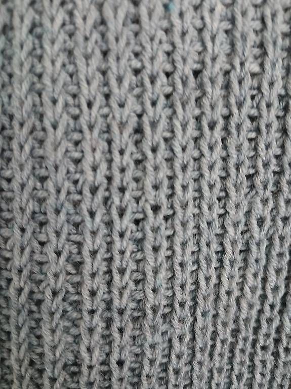 Maglioni & Felpe: Kuscheliger Pullover und Mütze neu – Usato da Arlesheim venduto da edmss 1