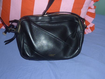 sac en bandoulière en cuir noir marque RADLEY LONDON