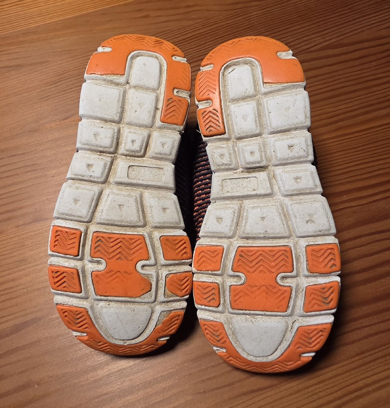 Scarpe per ragazzi: Turnschuhe Grösse 30 – Usato da Grünenmatt venduto da ras_7ksp 2