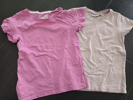 2x Mädchen T-Shirts Grösse 110