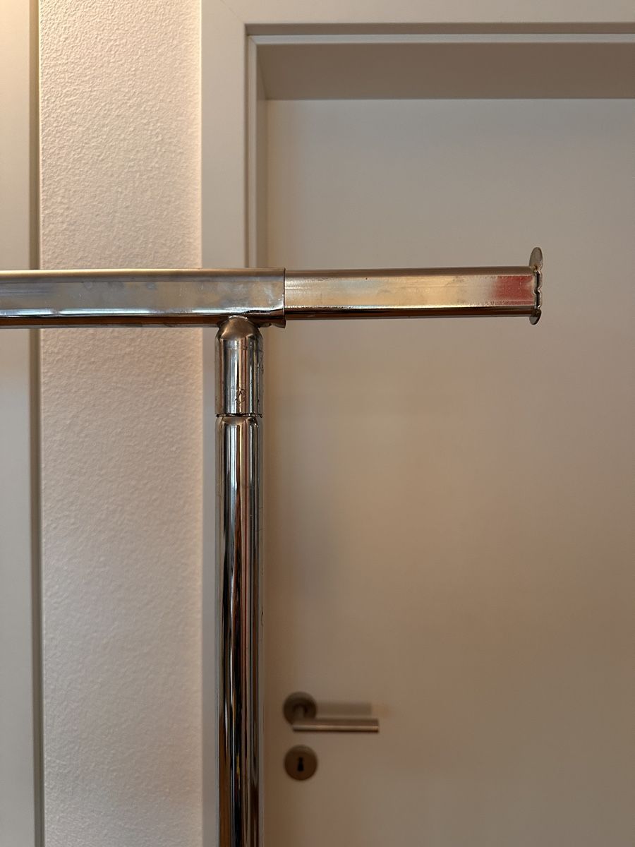 Garderobe: Kleiderstaender demontierbar – Gebraucht aus Dübendorf von zhi_b6vj 1