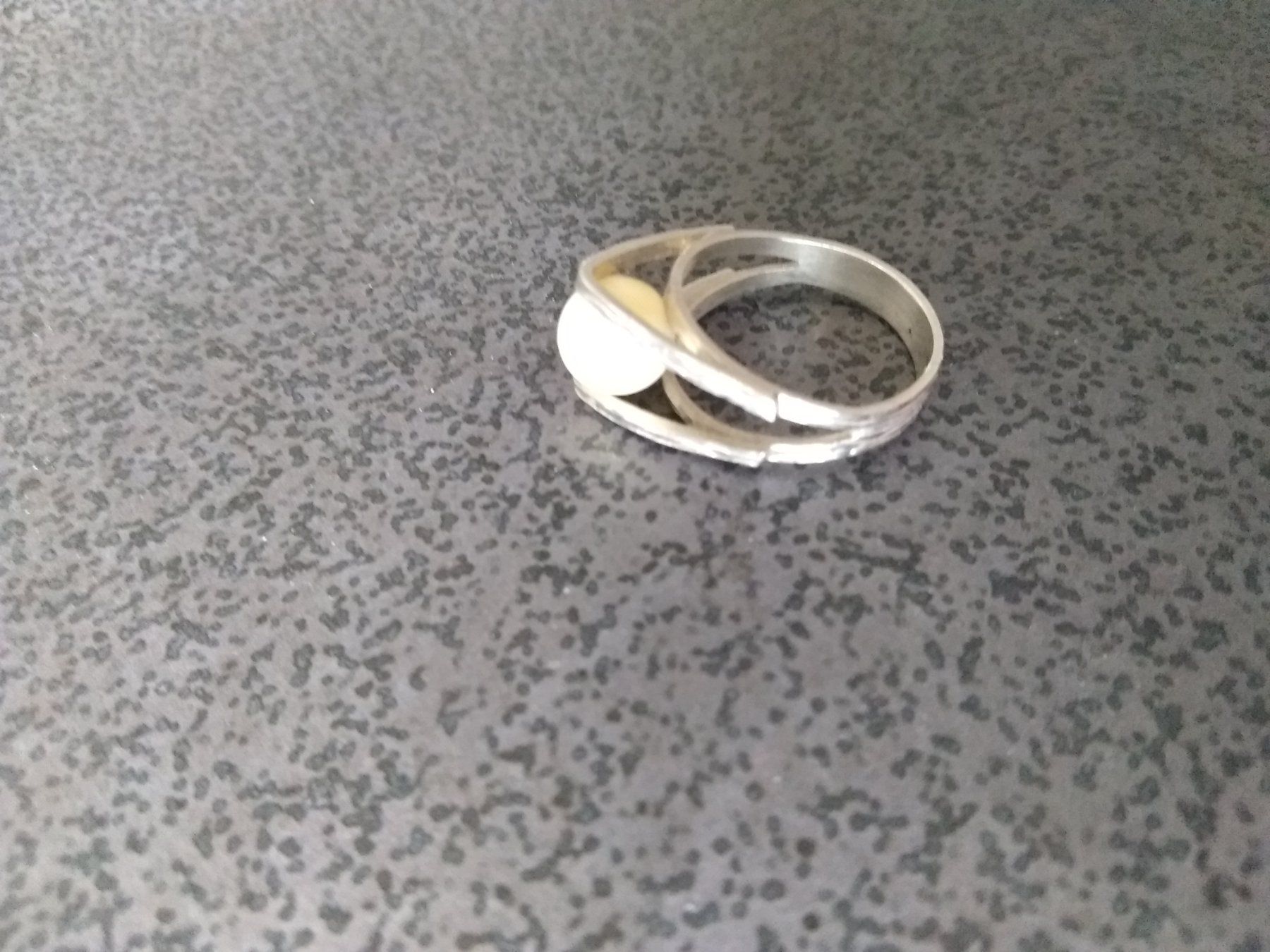Ringe: Besonderer Silberring mit Kugel aus Bein Feines Design! – Gebraucht aus Luzern von _gluecksfund_ 1