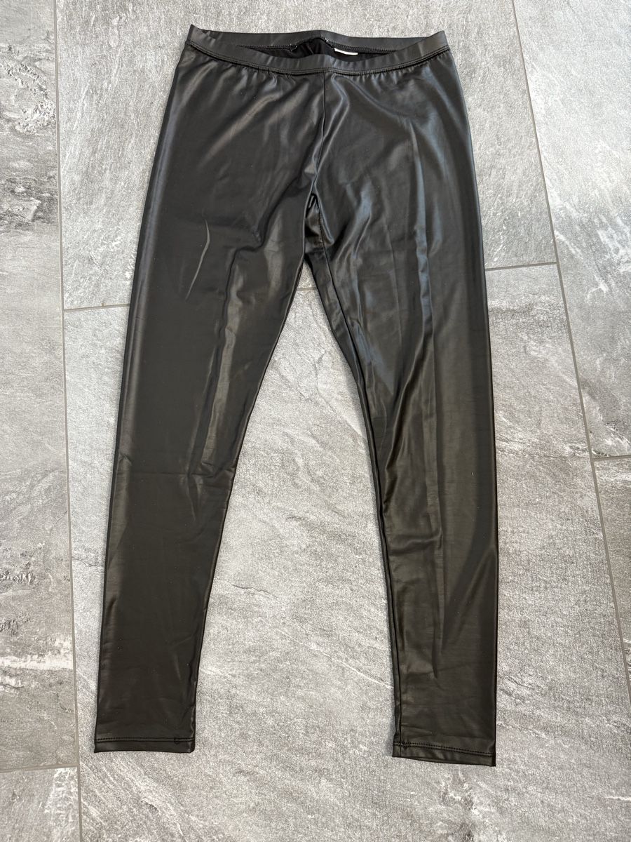 Leggings: Schwarze Kunstlederleggins, Gr. S/M – Neu (gemäss Beschreibung) aus Einsiedeln von zue_82pm