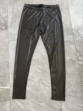 Schwarze Kunstlederleggins, Gr. S/M