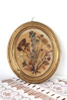 Antikes, florales Wandbild mit echten Trockenblumen
