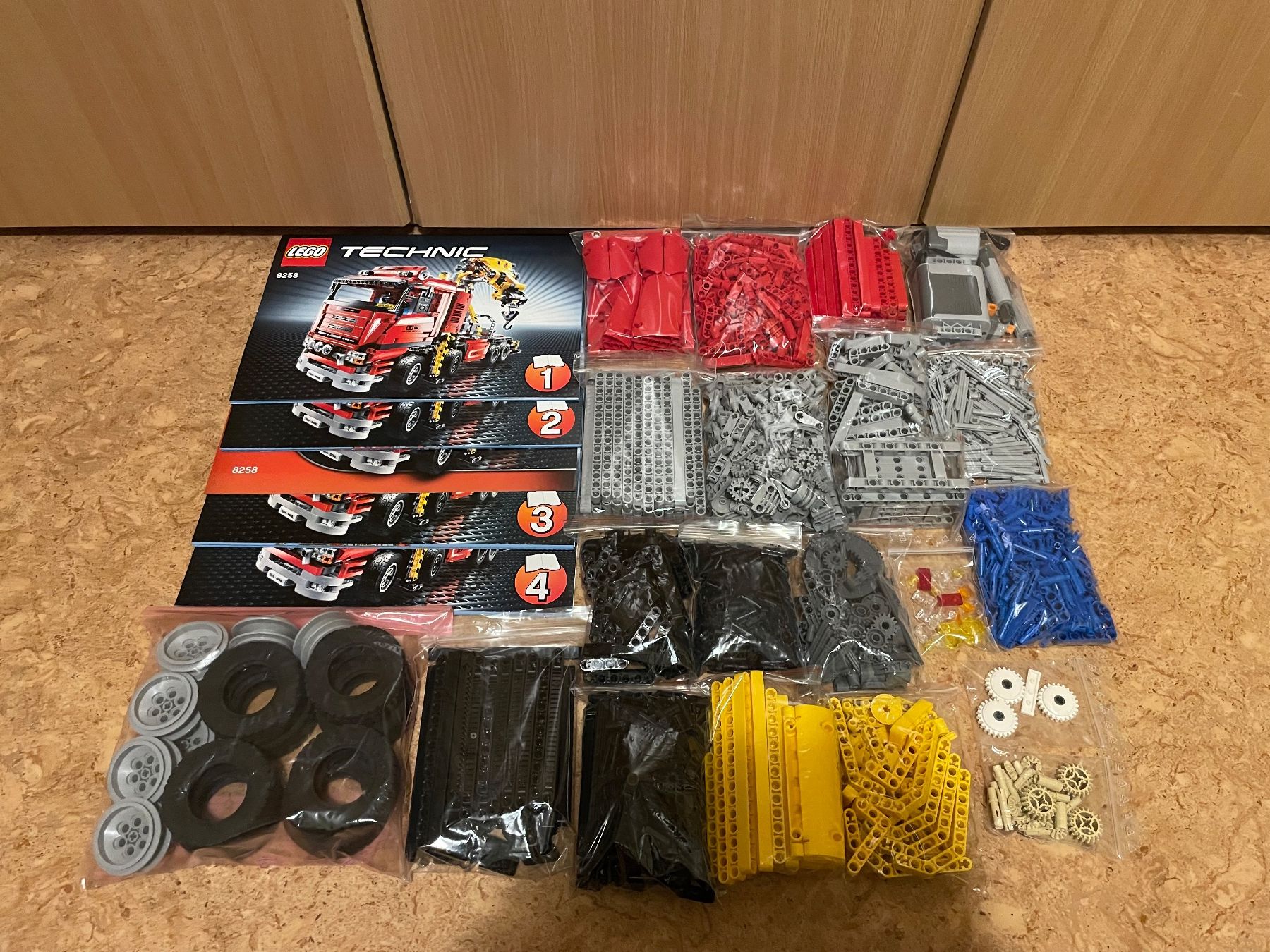 Lego Kit di costruzioni: Lego Technic 8258 lkw mit kran – Usato da Airolo venduto da Bagaion99 1