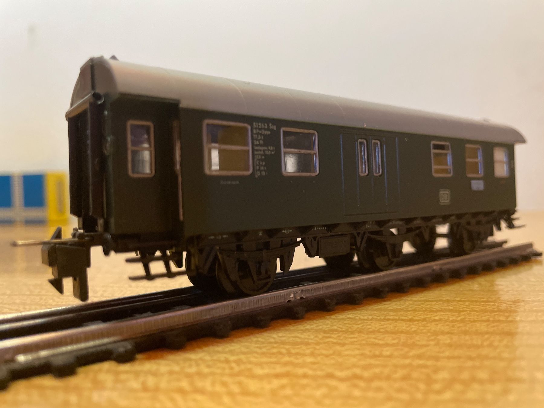 Trix Modellini di ferrovie: Trix Express H0 3727 DB 2. Klasse – Usato da Suhr venduto da Daneli7 1