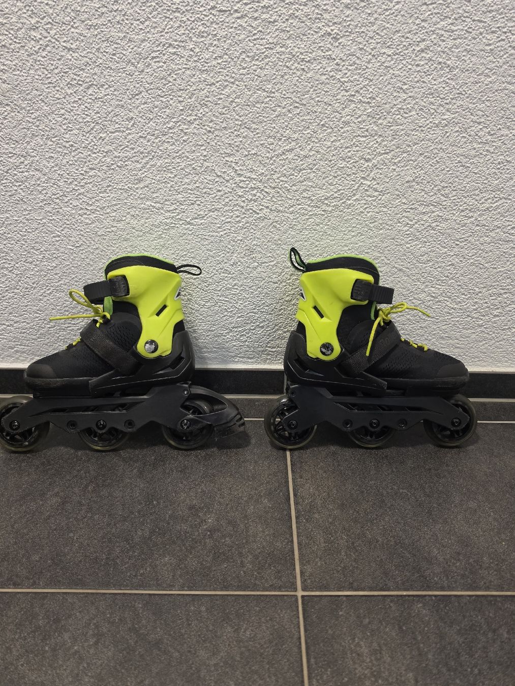 Pattini in linea & Pattini a rotelle: Inline Skates Gr. 33 - 36.5 Schwarz/Grün – Usato da Oberburg venduto da ree81 2