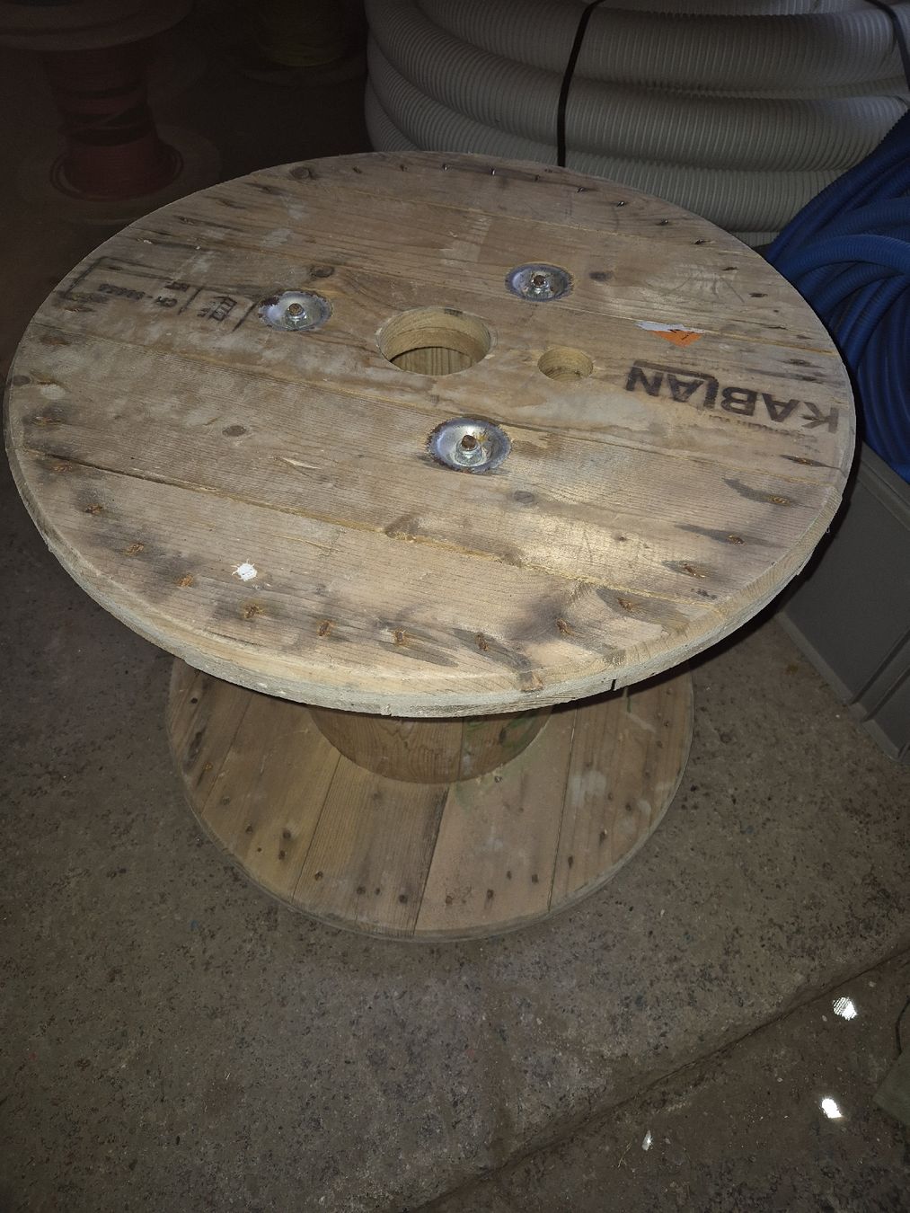 Tutte le decorazioni: Holzspule als Tisch oder Deko, rustikal & einzigartig – Usato da Escholzmatt venduto da Ingenieur_1