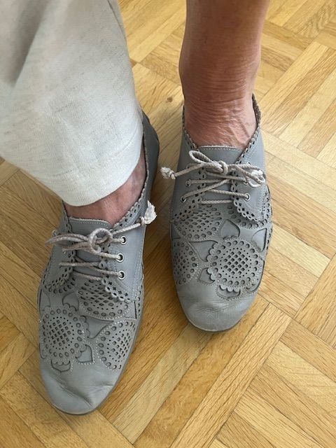 Scarpe da donna: Sommer - Halbschuhe Gr. 40 Leder! – Nuovo (secondo la descrizione) da Walenstadt venduto da ricamul